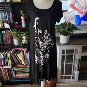 Perceptions New York Size 12 Black and white shirt dress floral print